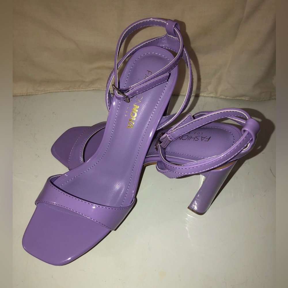 Heels - Picture 4 of 6